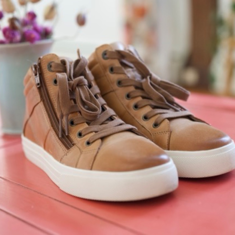 Taos Sneaker